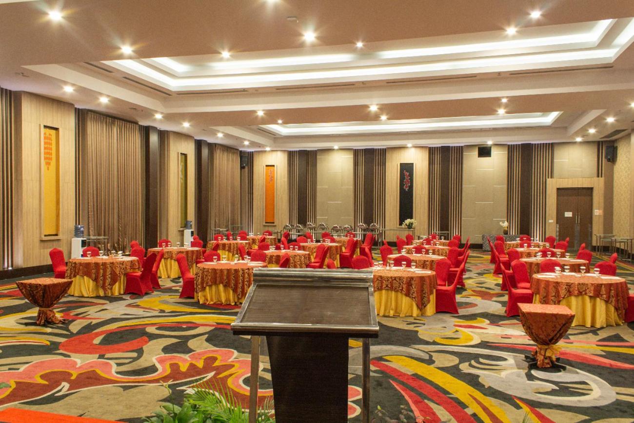 阿斯顿戈伦塔洛别墅酒店 Gorontalo 外观 照片